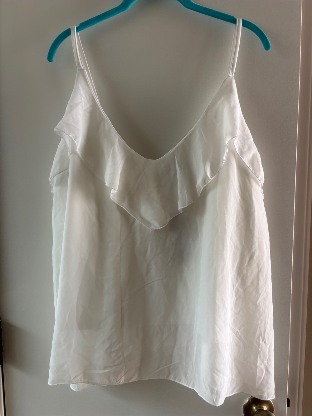 NWT Boohoo White Ruffle V-Neck Cami